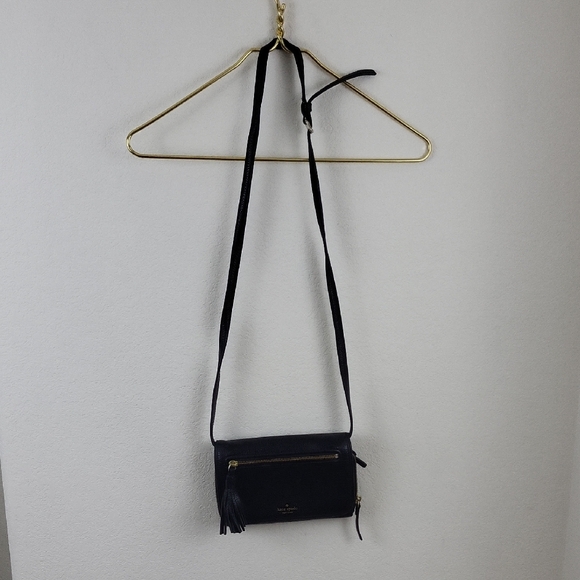 Kate Spade New York Chester Street Avie Black Leather Crossbody - Picture 4 of 16
